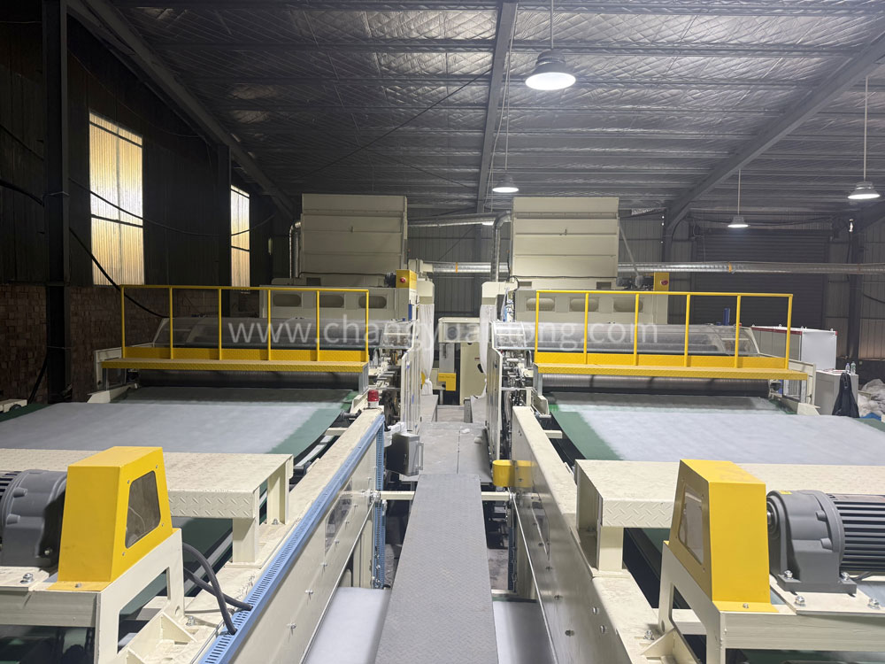 1763950833710031.jpg 棉箱、梳理机、铺网机.jpg